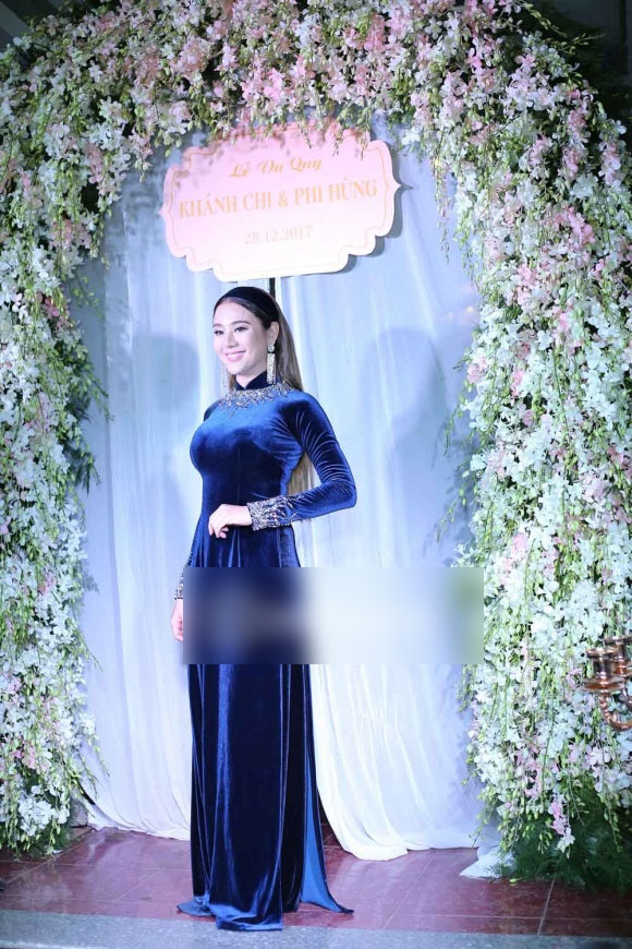 Lâm Khánh Chi diện áo dài nhung xanh dịu dàng, tất bật chuẩn bị cho hôn lễ ngày mai